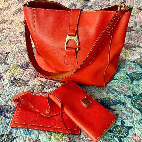 Dooney & Bourke Ashby GeraniumTote w Wallet - Picture 5 of 13